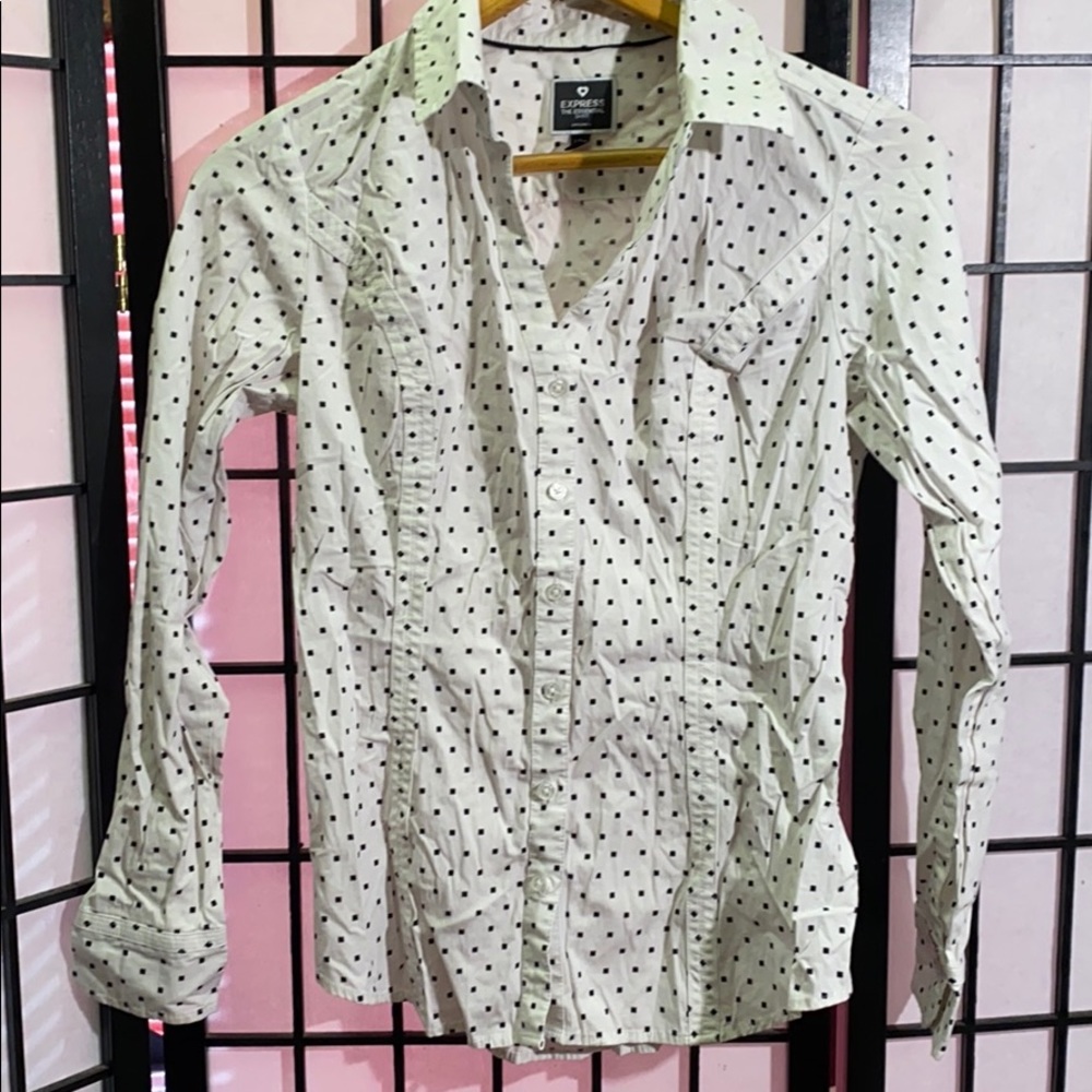 Express Essential Shirt Size SP